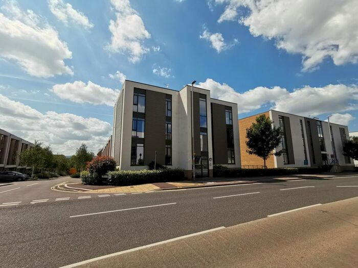 2 Bedroom Flat To Rent In Firepool View, Taunton, TA1