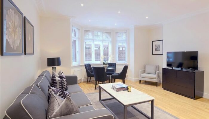 2 Bedroom Flat To Rent In Hamlet Gardens, London, W6