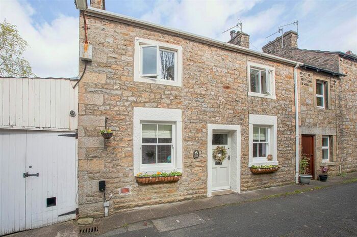 2 Bedroom End Of Terrace House For Sale In Rotten Row, Brookhouse, Lancaster, LA2