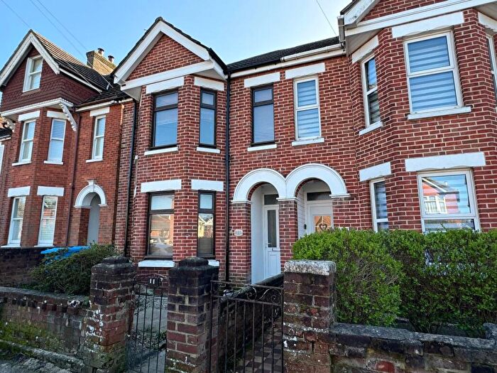 3 Bedroom Semi Detached House For Sale In Tatnam Road, Poole, BH15