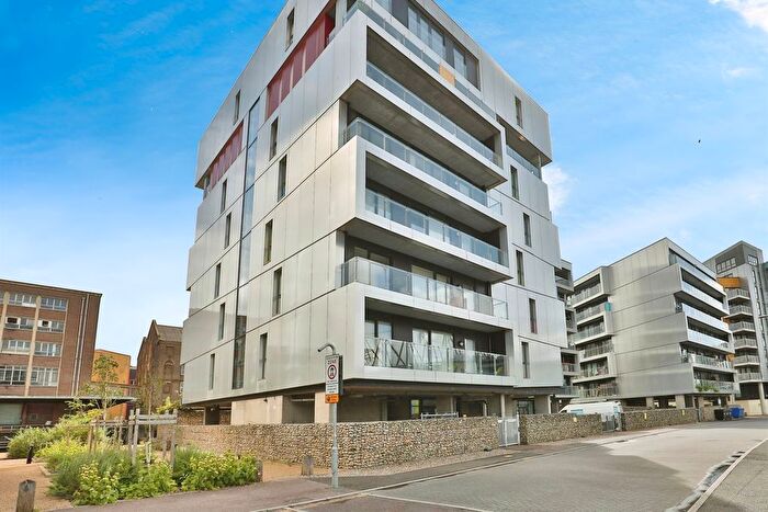 2 Bedroom Flat To Rent In Geoffrey Watling Way, Norwich, NR1