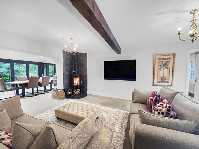 4 Bedroom Cottage For Sale In Bowfields Lane, Blackburn, BB2