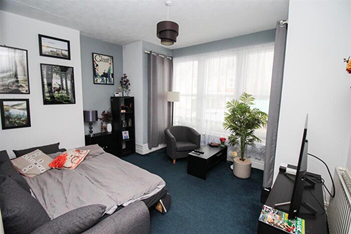 1 Bedroom Flat To Rent In Meteor Road, Westcliff-On-Sea, SS0