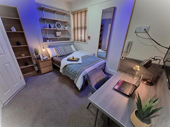 Studio To Rent In Richmond Road - Studio For Now, LN1