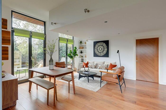 3 Bedroom Property For Sale In Round Hill, Forest Hill, SE26