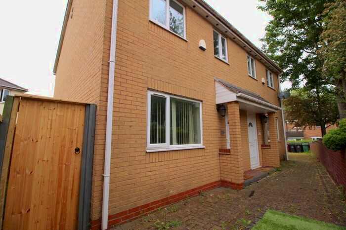 3 Bedroom Semi-Detached House To Rent In Greenwood Road, Walsall, WS9