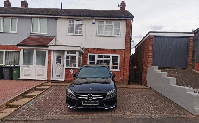 3 Bedroom Semi-Detached House To Rent In Ardav Road, West Bromwich, West Midlands, B70