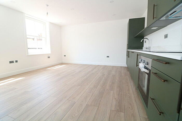 2 Bedroom Apartment To Rent In North Street, Dorking, RH4