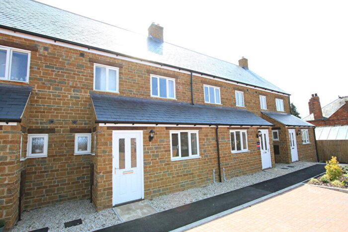 4 Bedroom Terraced House To Rent In Pinson Close, Little Bourton, Oxon, OX17
