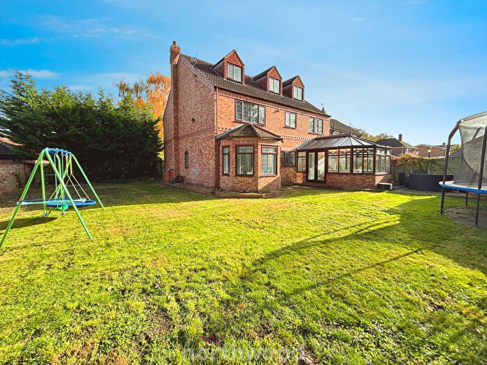 7 Bedroom Detached House For Sale In Doncaster Road, Hatfield, Doncaster, DN7