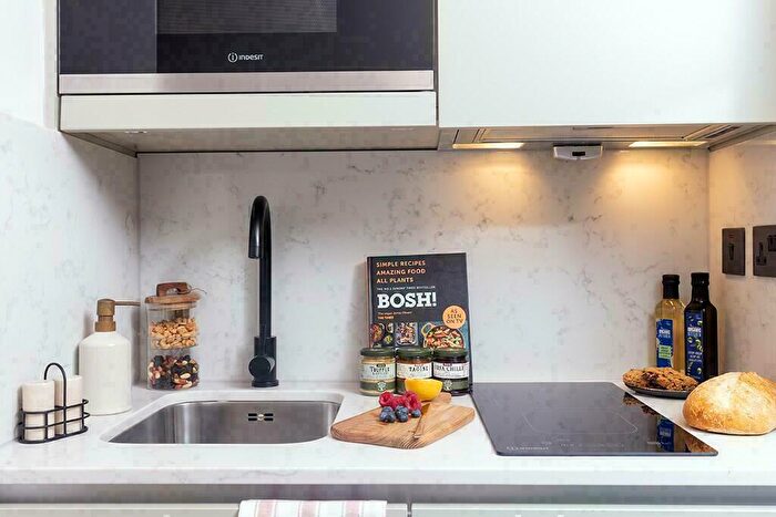 Studio To Rent In James Street, Liverpool, Merseyside, L2