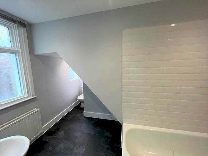 1 Bedroom Flat To Rent In Sellincourt Road, London, SW17