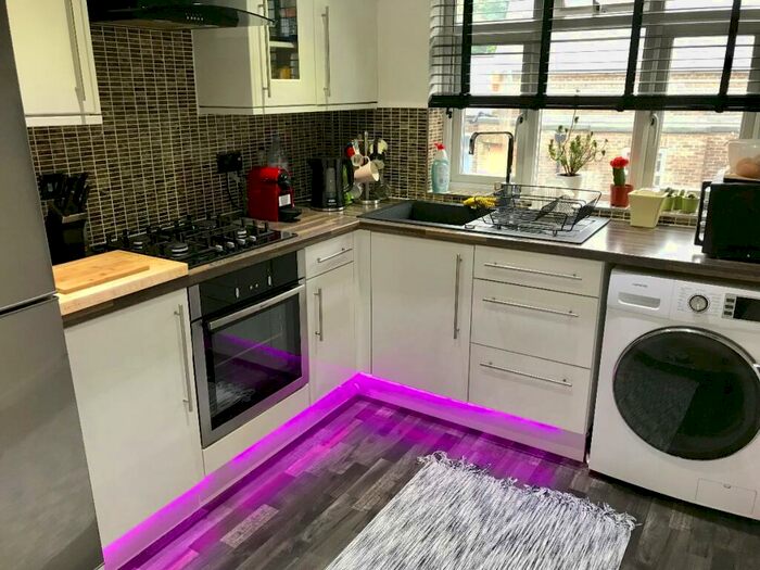 2 Bedroom Maisonette To Rent In Horley, Surrey, RH6