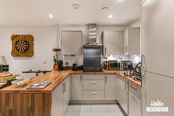 2 Bedroom Flat To Rent In Kingston Road, London, SW20