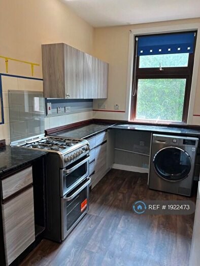 2 Bedroom Flat To Rent In Lawton Terrace, Dundee, DD3