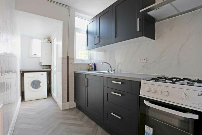 3 Bedroom Terraced House To Rent In Robinia Avenue, Gravesend, DA11