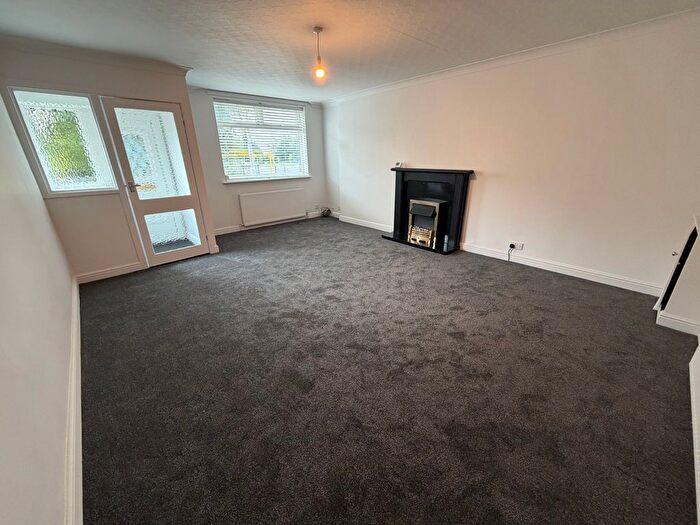 1 Bedroom Flat To Rent In Bolton Road West, Ramsbottom, BL0