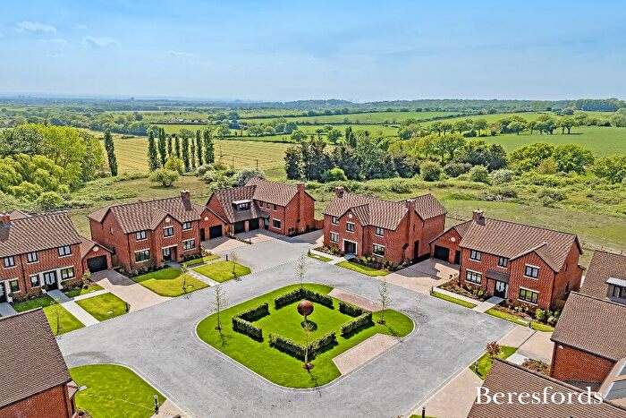 4 Bedroom Detached House For Sale In Stapleford Road, Stapleford Abbotts, RM4