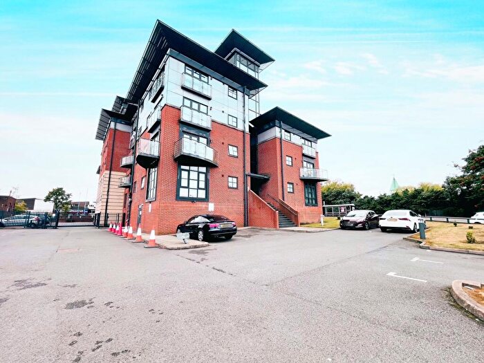 2 Bedroom Apartment To Rent In Walsall Road, West Bromwich, B71