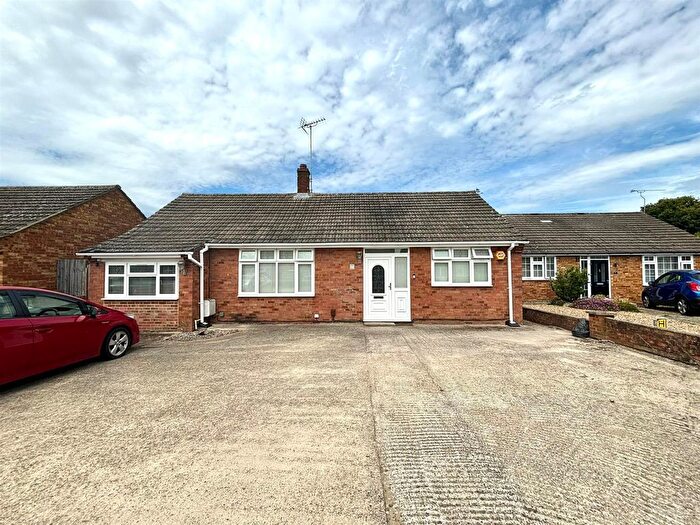 4 Bedroom Detached Bungalow To Rent In Roseary Close, West Drayton, UB7