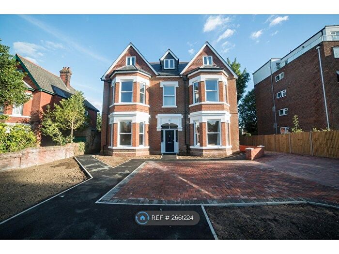2 Bedroom Flat To Rent In Winn Road, Southampton, SO17