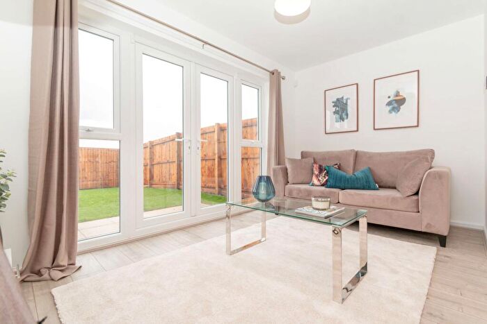 2 Bedroom House To Rent In Heald View, Bradford, BD6