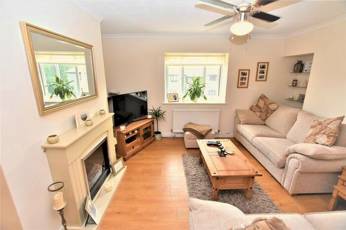 2 Bedroom Flat To Rent In Teviot Avenue, South Ockendon, RM15