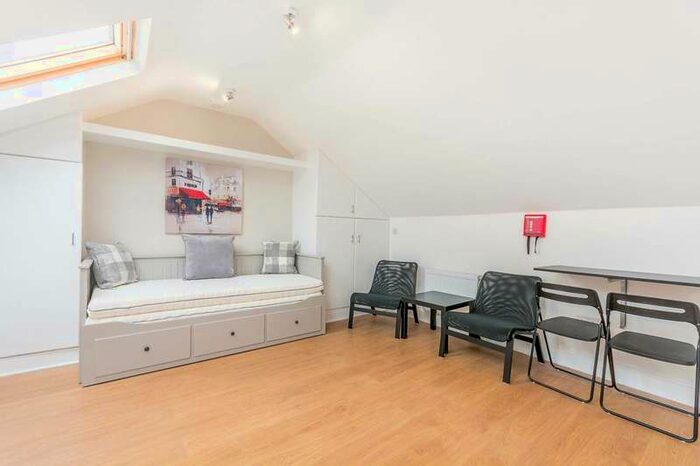 Flat To Rent In Harrow Road, Maida Vale, W10