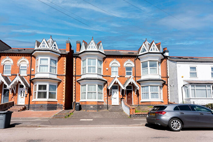 4 Bedroom Semi Detached House For Sale In Anderson Road, Birmingham, B23