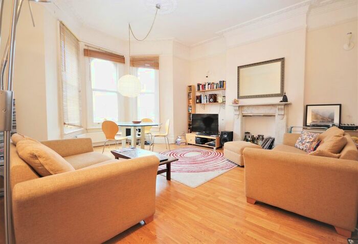 2 Bedroom Flat To Rent In Uxbridge Road, London, W12