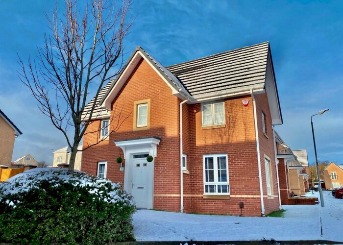 3 Bedroom Link Detached House To Rent In Clarence Crescent, Clydebank, Glasgow, G81