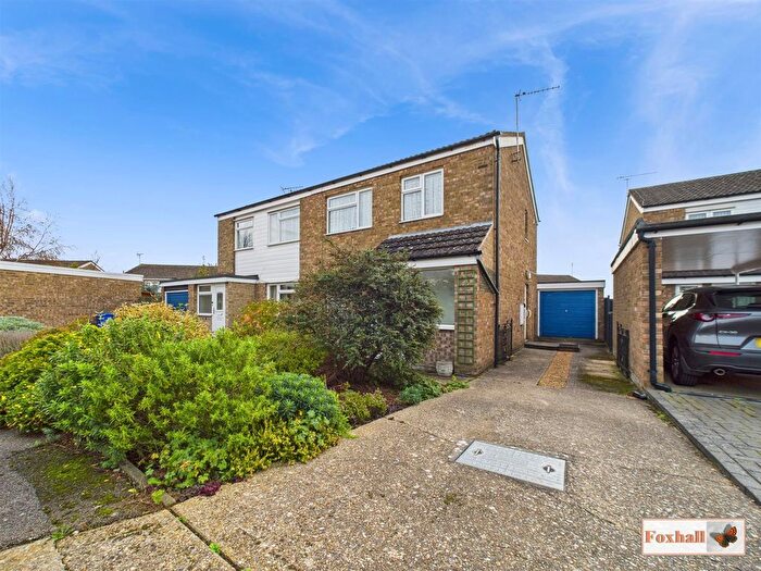 3 Bedroom Semi Detached House For Sale In Maycroft Close, Ipswich, IP1