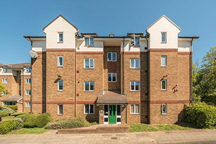 2 Bedroom House For Sale In Beacon Gate, New Cross, SE14