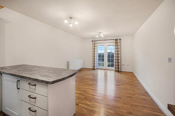 2 Bedroom Flat For Sale In Mill Fold Gardens, Littleborough, OL15