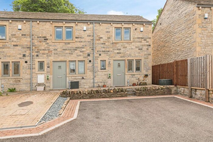 1 Bedroom End Of Terrace House For Sale In Tenter Hill Gardens, Shepley, Huddersfield, HD8