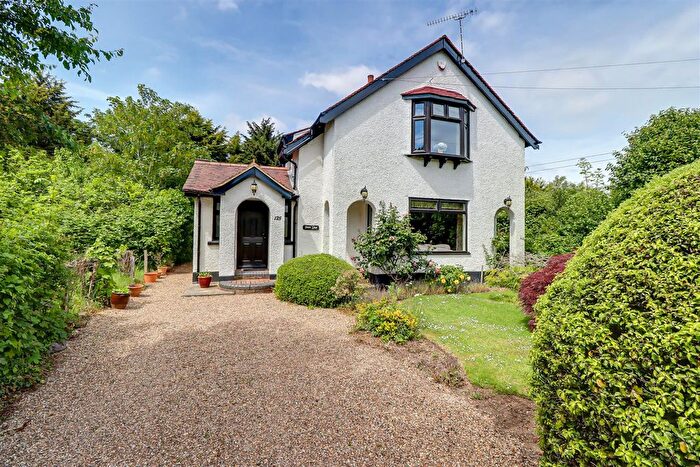 3 Bedroom Detached House For Sale In Mount Road, Benfleet, SS7
