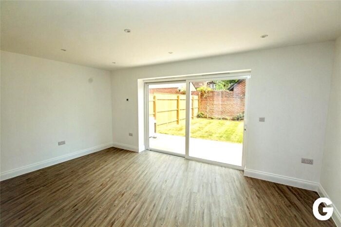 2 Bedroom End Of Terrace House To Rent In Strides Lane, Ringwood, Hampshire, BH24
