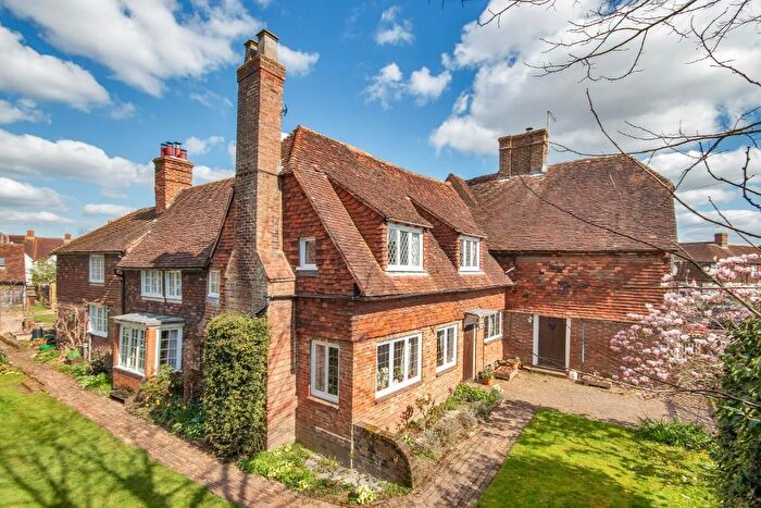 6 Bedroom Detached House For Sale In High Street, Marden, Kent, TN12