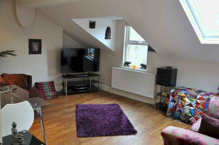 1 Bedroom Flat To Rent In Cresswell Grove, , West Didsbury, Manchester, M20