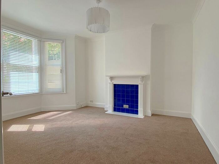 1 Bedroom Flat To Rent In Eastern Road, BN2