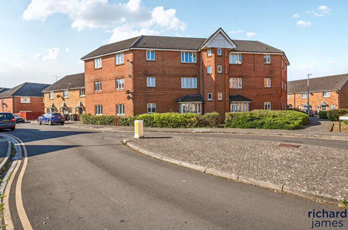 2 Bedroom Apartment For Sale In Woodhouse Road, Walcot, Swindon, SN3