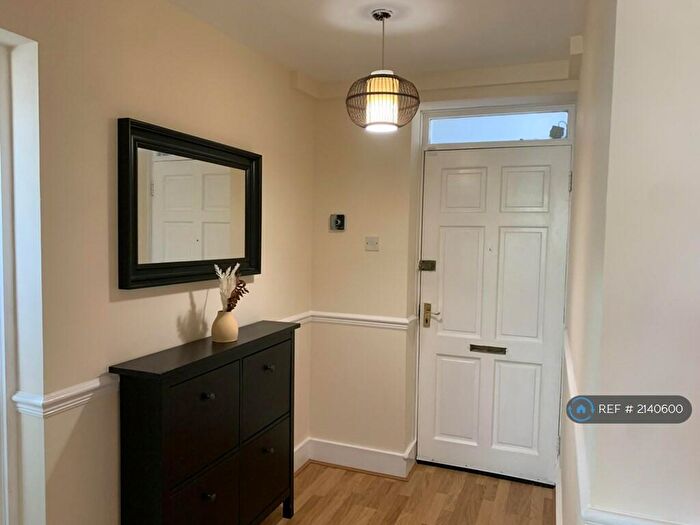 2 Bedroom Flat To Rent In Hatfield Close, Ilford, IG6