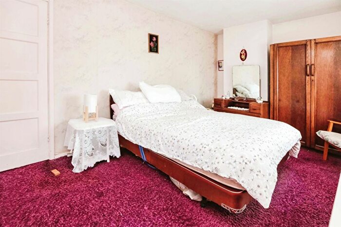 3 Bedroom Terraced House For Sale In Nearmoor Road, Shard End, Birmingham, B34