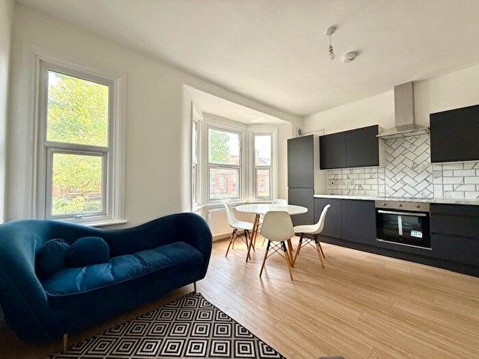 2 Bedroom Flat To Rent In Markhouse Road, London, E17