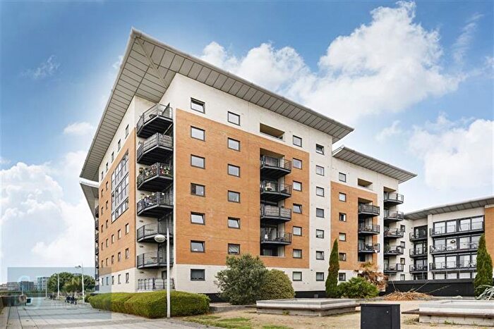 1 Bedroom Flat To Rent In Inverness Mews, E16