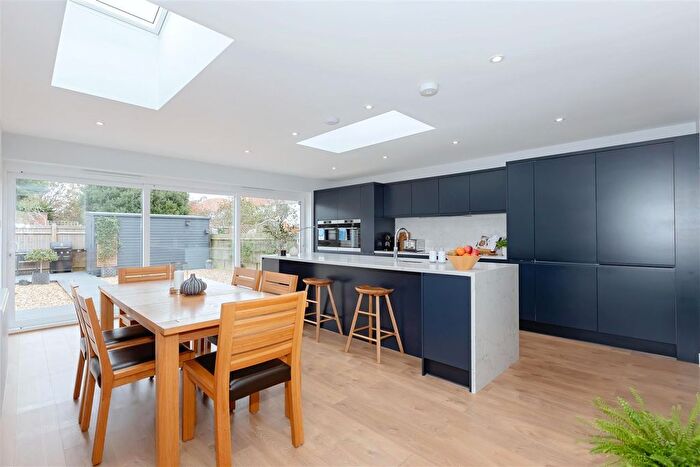 3 Bedroom Flat For Sale In Wallace Avenue, Worthing, BN11