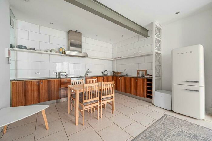 3 Bedroom House To Rent In Victoria Mews, Brondesbury, London, NW6