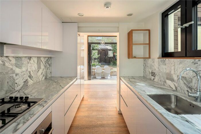 2 Bedroom Flat To Rent In Anton Street, Hackney, London, E8