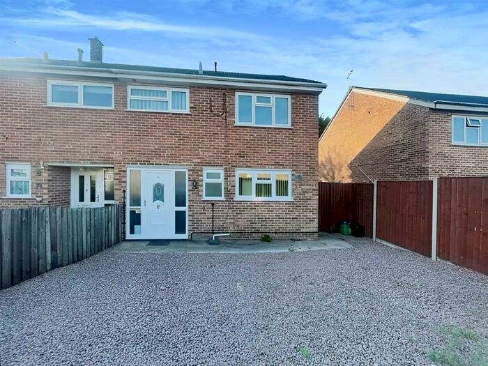 4 Bedroom Semi-Detached House To Rent In Mapledean, Cinderford, GL14