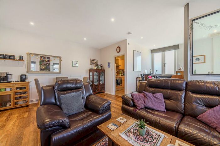 1 Bedroom Flat To Rent In Norwood High Street, West Norwood, SE27